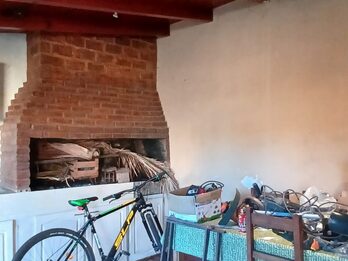 VENTA CASA 2 DORM CON COCHERA, PATIO CON PILETA Y QUINCHO - VILLA SEGUÍ Y GARRIGÓ