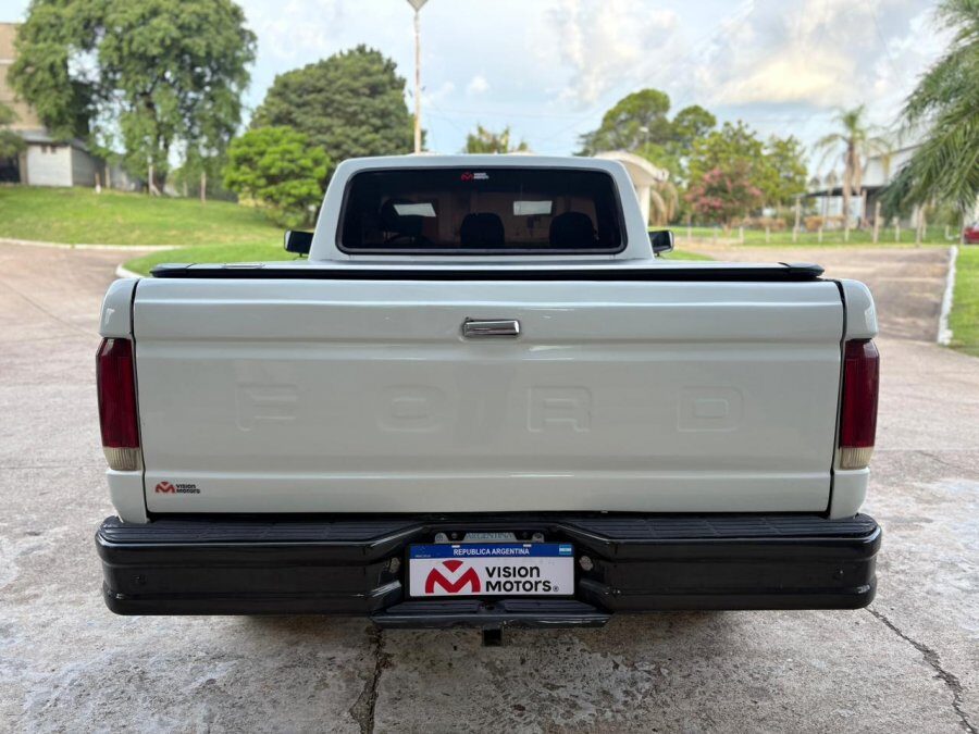 FORD F-100 3.6 Nafta/GNC. Recibo vehiculos
