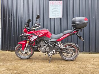 Benelli 251 TRK 2024