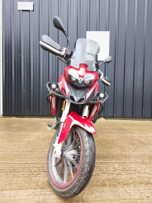 Benelli 251 TRK 2024