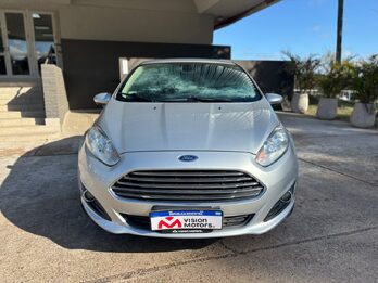 FORD FIESTA 1.6 5P TITANIUM. Recibo vehículos.