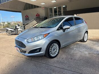 FORD FIESTA 1.6 5P TITANIUM. Recibo vehículos.