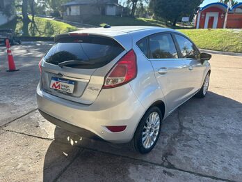 FORD FIESTA 1.6 5P TITANIUM. Recibo vehículos.