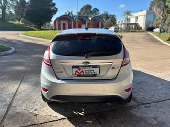 FORD FIESTA 1.6 5P TITANIUM. Recibo vehículos.