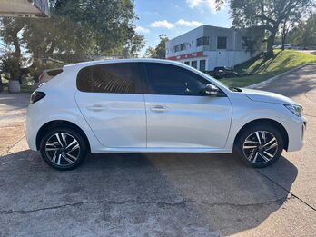 PEUGEOT 208 1.6 ALLURE PK. Recibo vehículos.