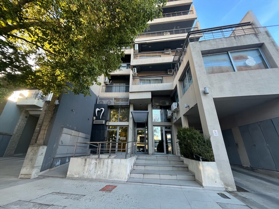 SE ALQUILA UN DORMITORIO SEMIAMOBLADO SANTA CRUZ Y ANDRES PAZOS