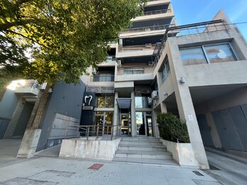 SE ALQUILA UN DORMITORIO SEMIAMOBLADO SANTA CRUZ Y ANDRES PAZOS