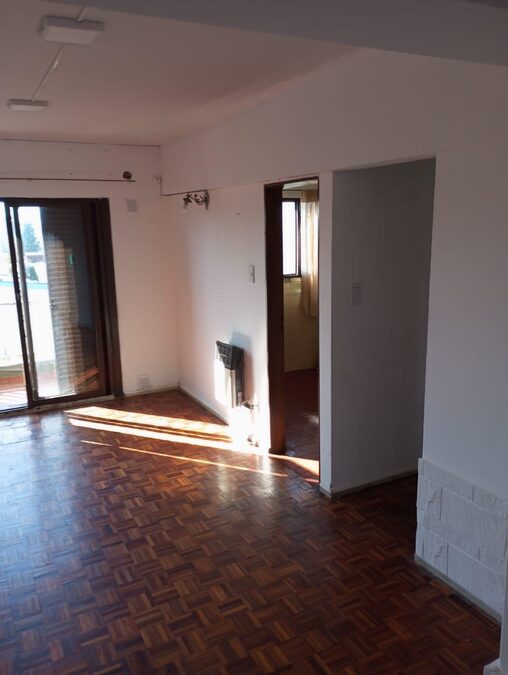 Vendo departamento con cochera