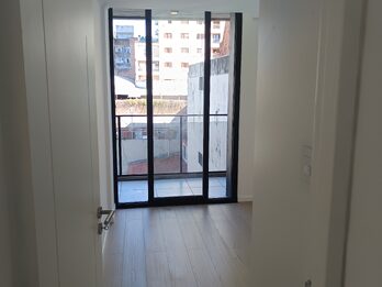 DUEÑO ALQUILA - SIN COMISION INM. - FRENTE A LA UNER - 1 DORMITORIO - Dpto. 5ºD