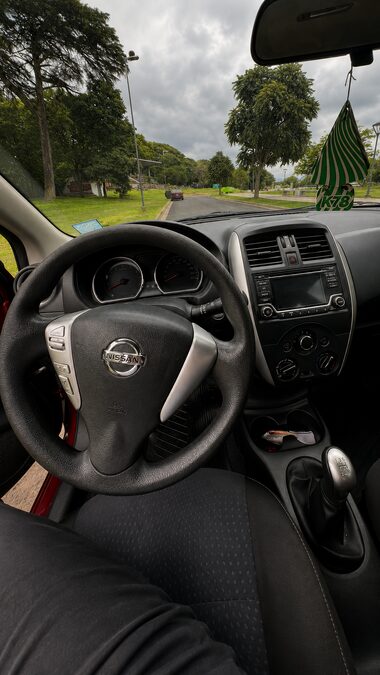 NISSAN VERSA 1.6 ADVANCE PURE DRIVE F2 M/T - AÑO 2.018
