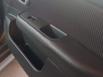 NISSAN TIIDA. 74mil km
