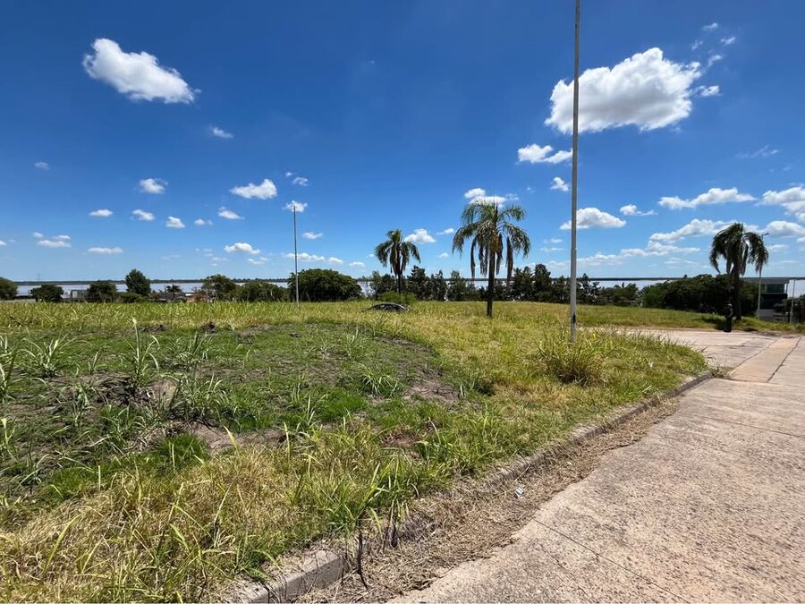 Terreno con vista al Río en zona Bajada Grande