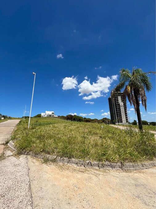 Terreno con vista al Río en zona Bajada Grande