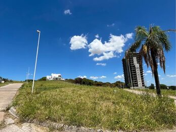 Terreno con vista al Río en zona Bajada Grande