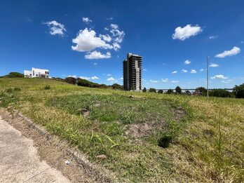 Terreno con vista al Río en zona Bajada Grande