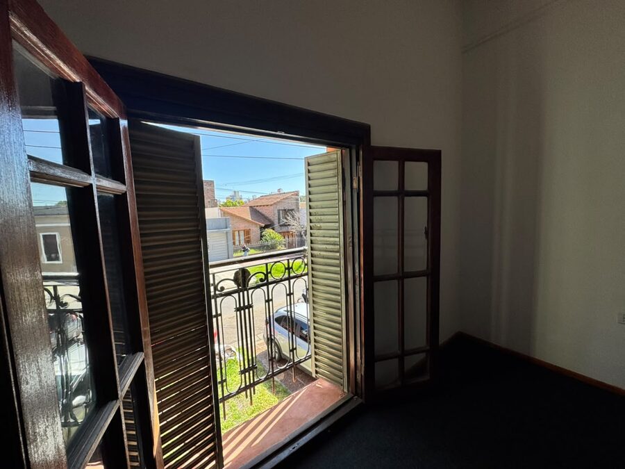 SE ALQUILA LOFT UN DORMITORIO PERON Y ALEM. PRECIO FINAL