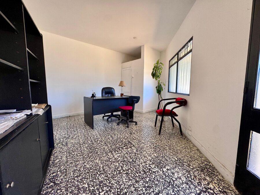 VENTA CASA + LOCAL CALLE 25 DE MAYO