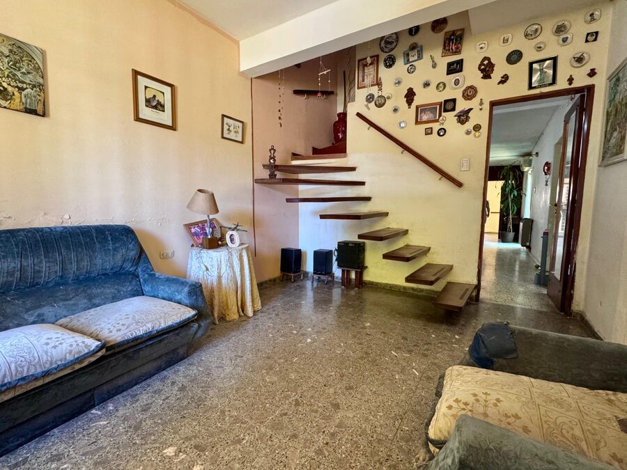 VENTA CASA + LOCAL CALLE 25 DE MAYO