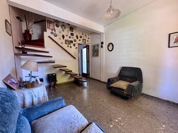VENTA CASA + LOCAL CALLE 25 DE MAYO