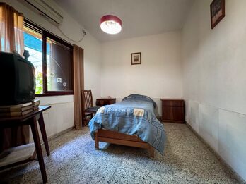 VENTA CASA + LOCAL CALLE 25 DE MAYO