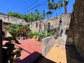 VENTA CASA + LOCAL CALLE 25 DE MAYO