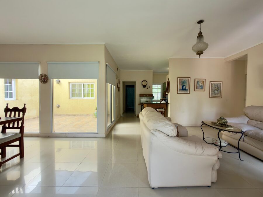 VENTA CASA 3 DORM ZONA LA TOMA CALLE LOS ROBLES