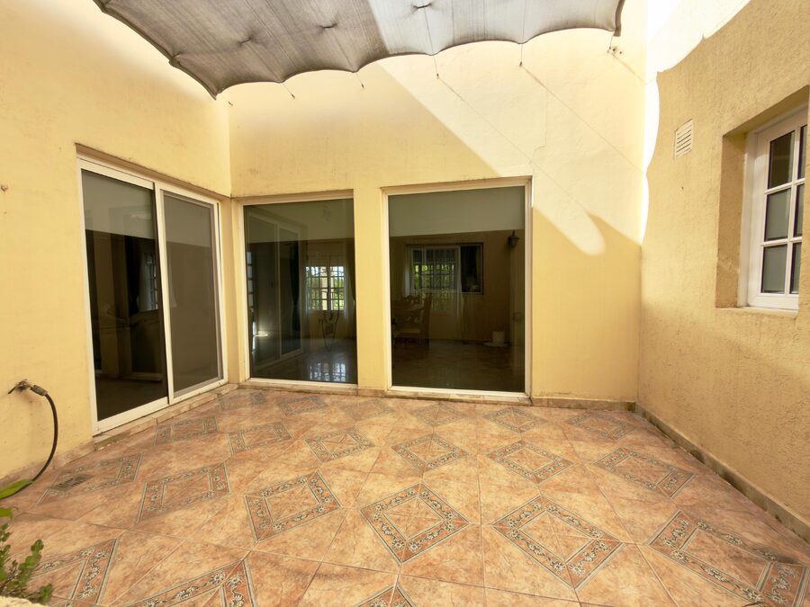 VENTA CASA 3 DORM ZONA LA TOMA CALLE LOS ROBLES