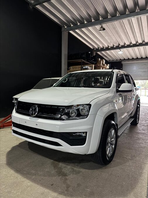 VOLKSWAGEN AMAROK 2.0TD CONFORT 4X2 AT 180HP - AÑO 2.021