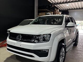 VOLKSWAGEN AMAROK 2.0TD CONFORT 4X2 AT 180HP - AÑO 2.021