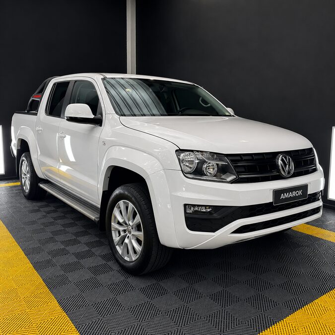 VOLKSWAGEN AMAROK 2.0TD CONFORT 4X2 AT 180HP - AÑO 2.021
