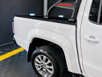 VOLKSWAGEN AMAROK 2.0TD CONFORT 4X2 AT 180HP - AÑO 2.021