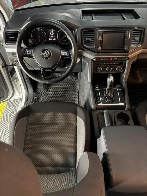 VOLKSWAGEN AMAROK 2.0TD CONFORT 4X2 AT 180HP - AÑO 2.021
