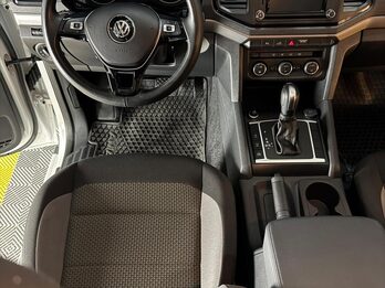 VOLKSWAGEN AMAROK 2.0TD CONFORT 4X2 AT 180HP - AÑO 2.021