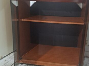 Mesa para televisor con rueditas