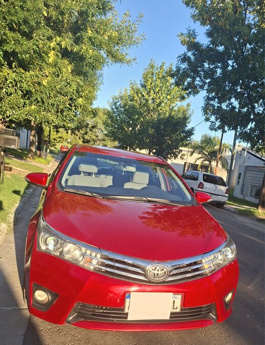 Vendo o permuto Corolla 2017
