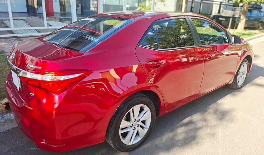 Vendo o permuto Corolla 2017