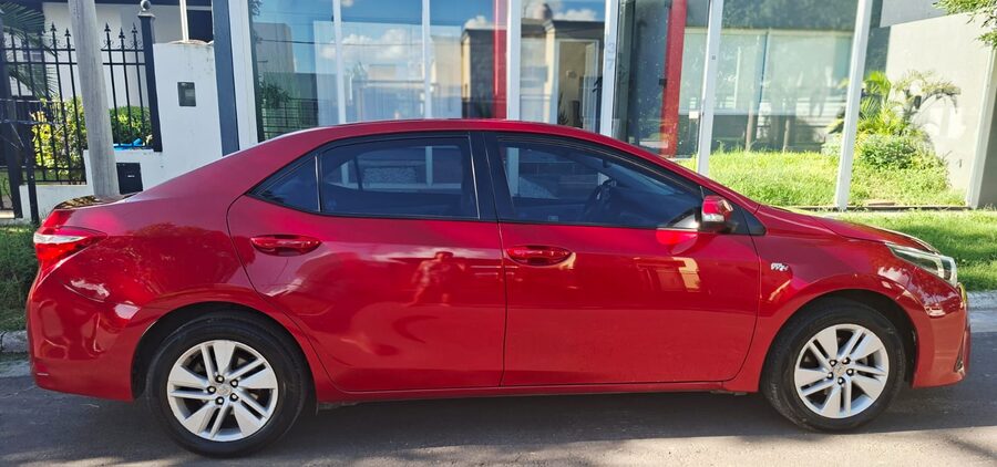 Vendo o permuto Corolla 2017