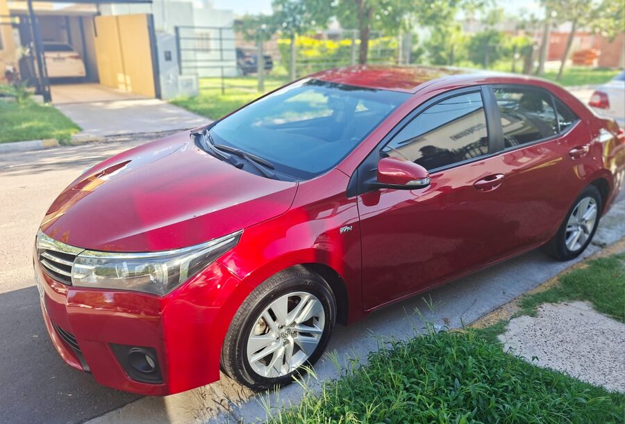 Vendo o permuto Corolla 2017