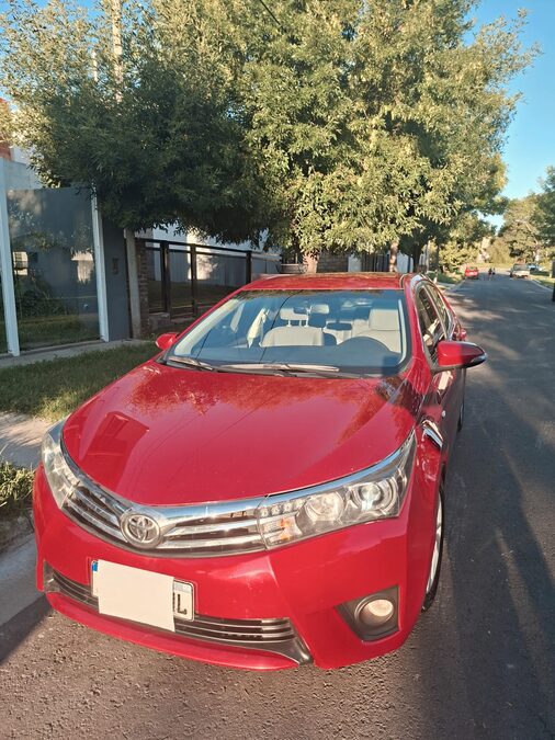 Vendo o permuto Corolla 2017