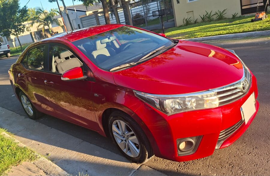 Vendo o permuto Corolla 2017
