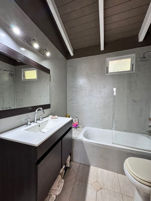 CASA EXCLUSIVA 4 DORMITORIOS | ZONA LA TOMA