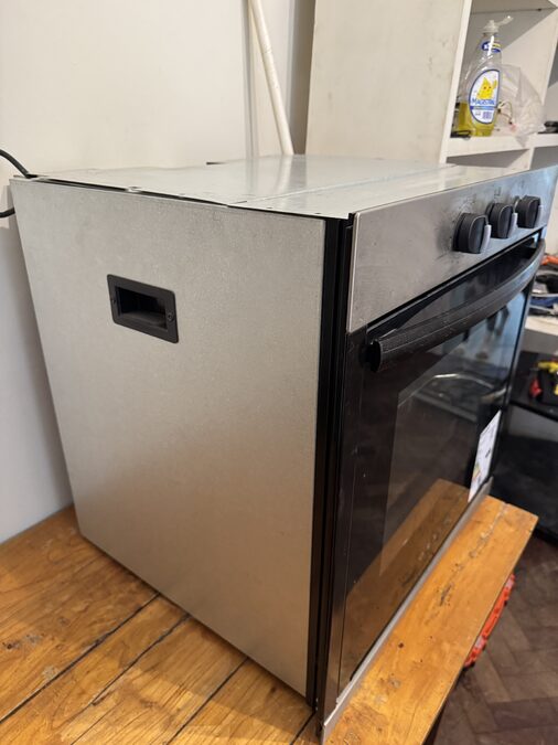 Horno empotrable a gas con grill eléctrico (Multigas) Orbis 960APO 70L acero