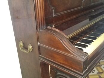 VENDO o PERMUTO PIANO K. Bord francés vertical año 1880