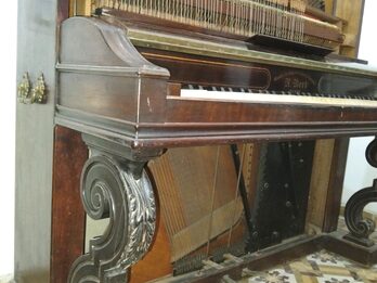 VENDO o PERMUTO PIANO K. Bord francés vertical año 1880
