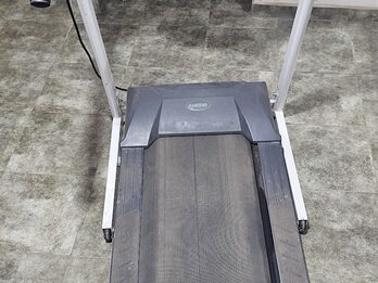 Cinta de correr eléctrica Randers ARG-450 color gris y blanco