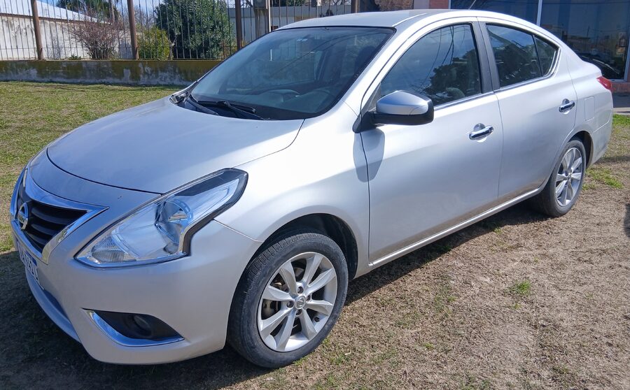 Nissan Versa Advance 1.6 cadenero