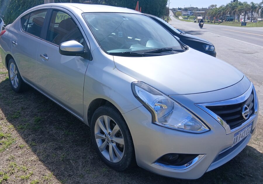 Nissan Versa Advance 1.6 cadenero