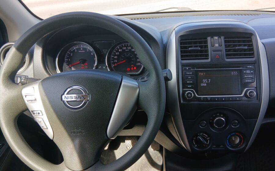 Nissan Versa Advance 1.6 cadenero