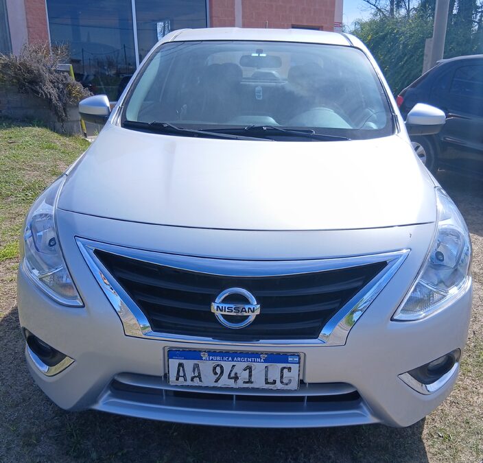 Nissan Versa Advance 1.6 cadenero