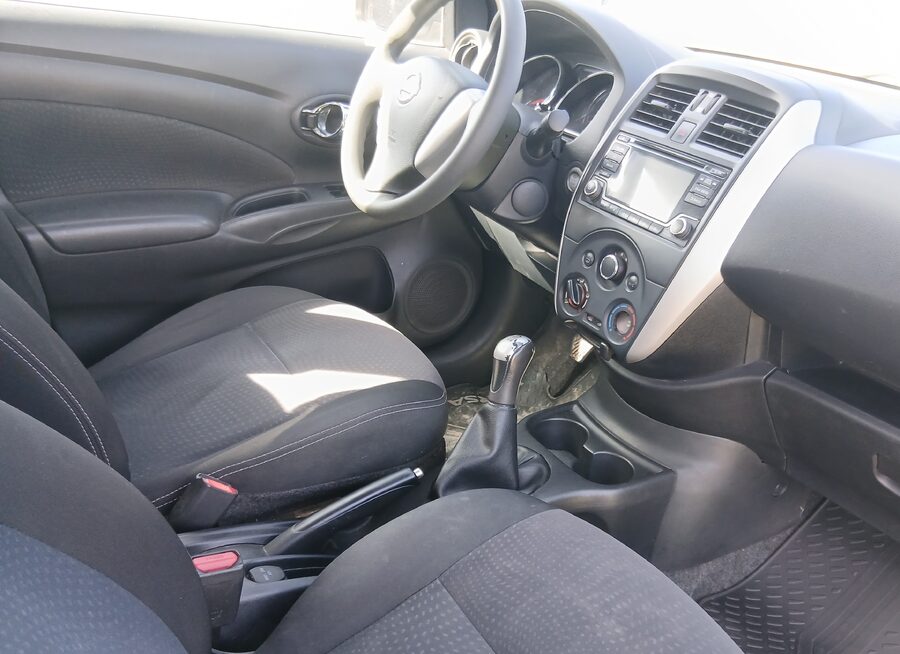 Nissan Versa Advance 1.6 cadenero